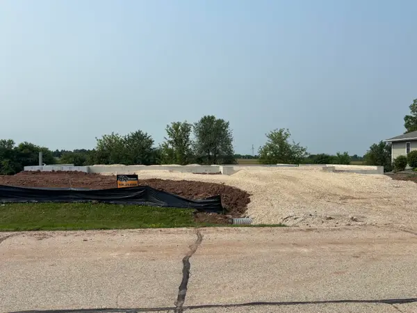 16 Trails End Ct, Fond Du Lac, WI 54937