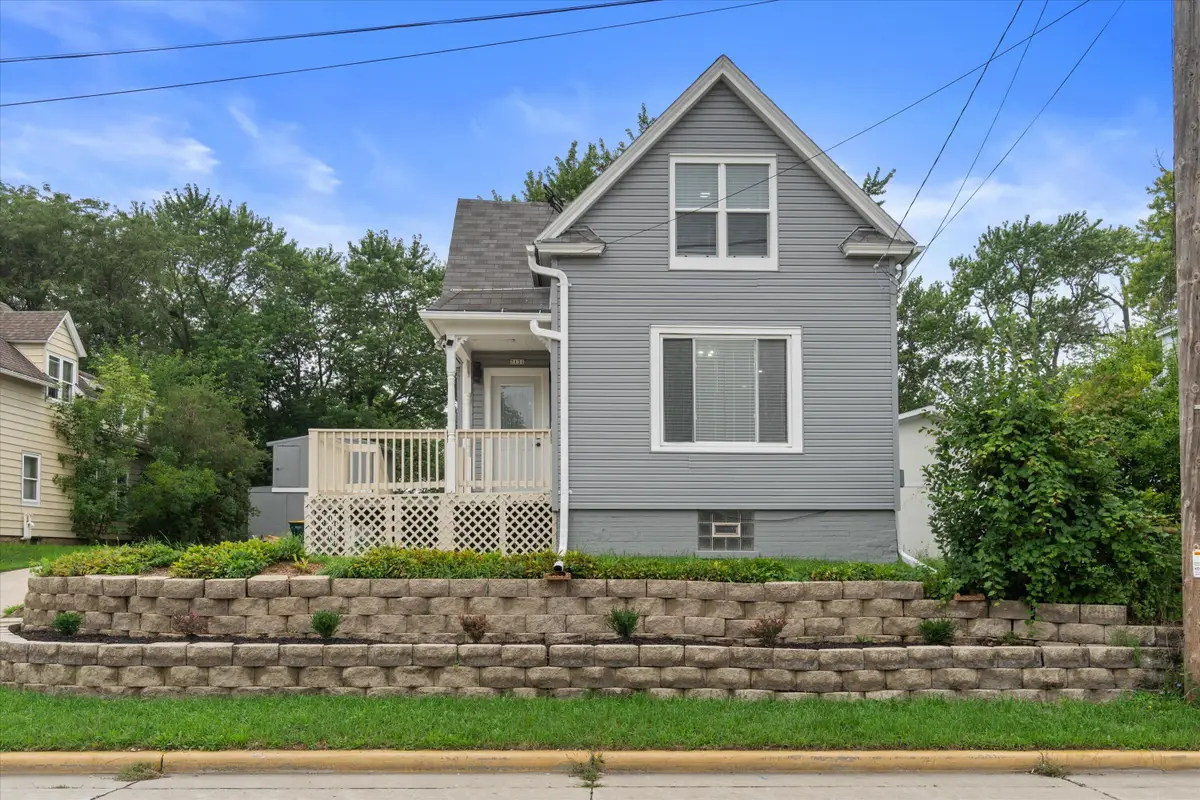 7131 S Pennsylvania Ave, Oak Creek, WI 53154 - #1
