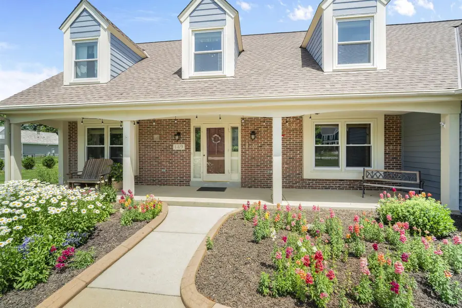 149 Hickory Dr, Delafield, WI 53018 - #2