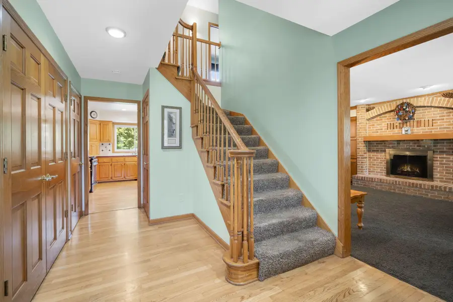 149 Hickory Dr, Delafield, WI 53018 - #3