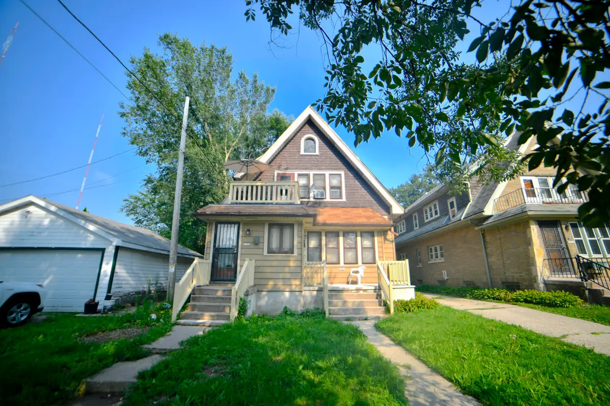 4956 N 19th St, Milwaukee, WI 53209 - #1