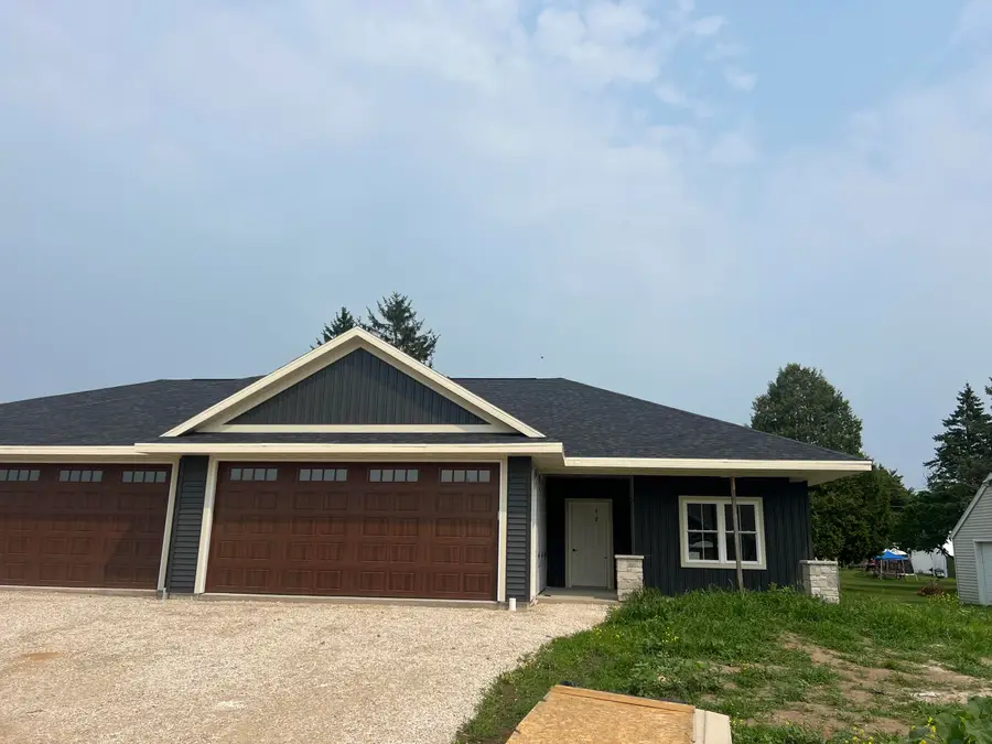 1915 Paul Rd, Manitowoc, WI 54220 - #2