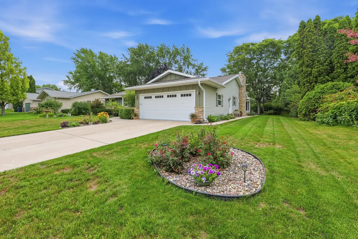 452 Willsher Dr, Fond Du Lac, WI 54935 - #1