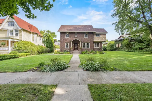 902 Clyman St, Watertown, WI 53094