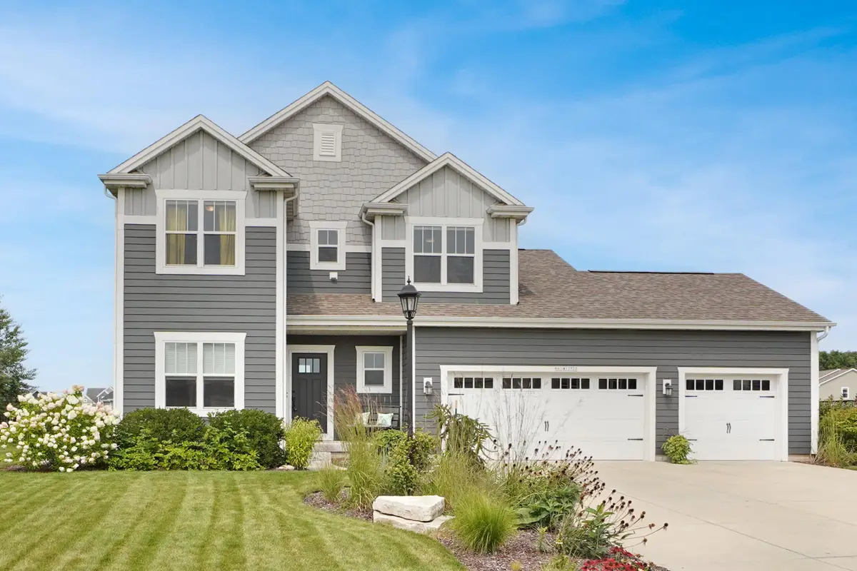 N61W13722 Weyer Farm Dr, Menomonee Falls, WI 53051 - #1