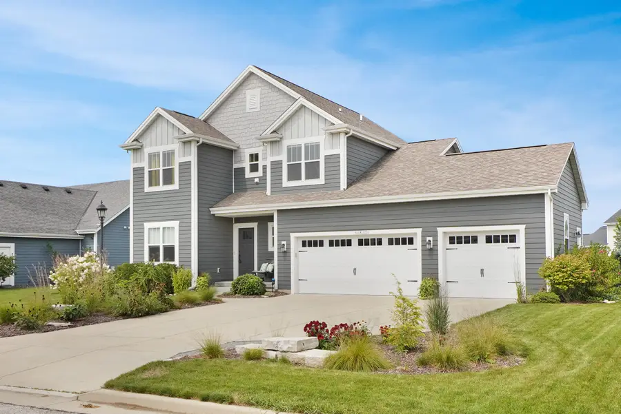 N61W13722 Weyer Farm Dr, Menomonee Falls, WI 53051 - #2