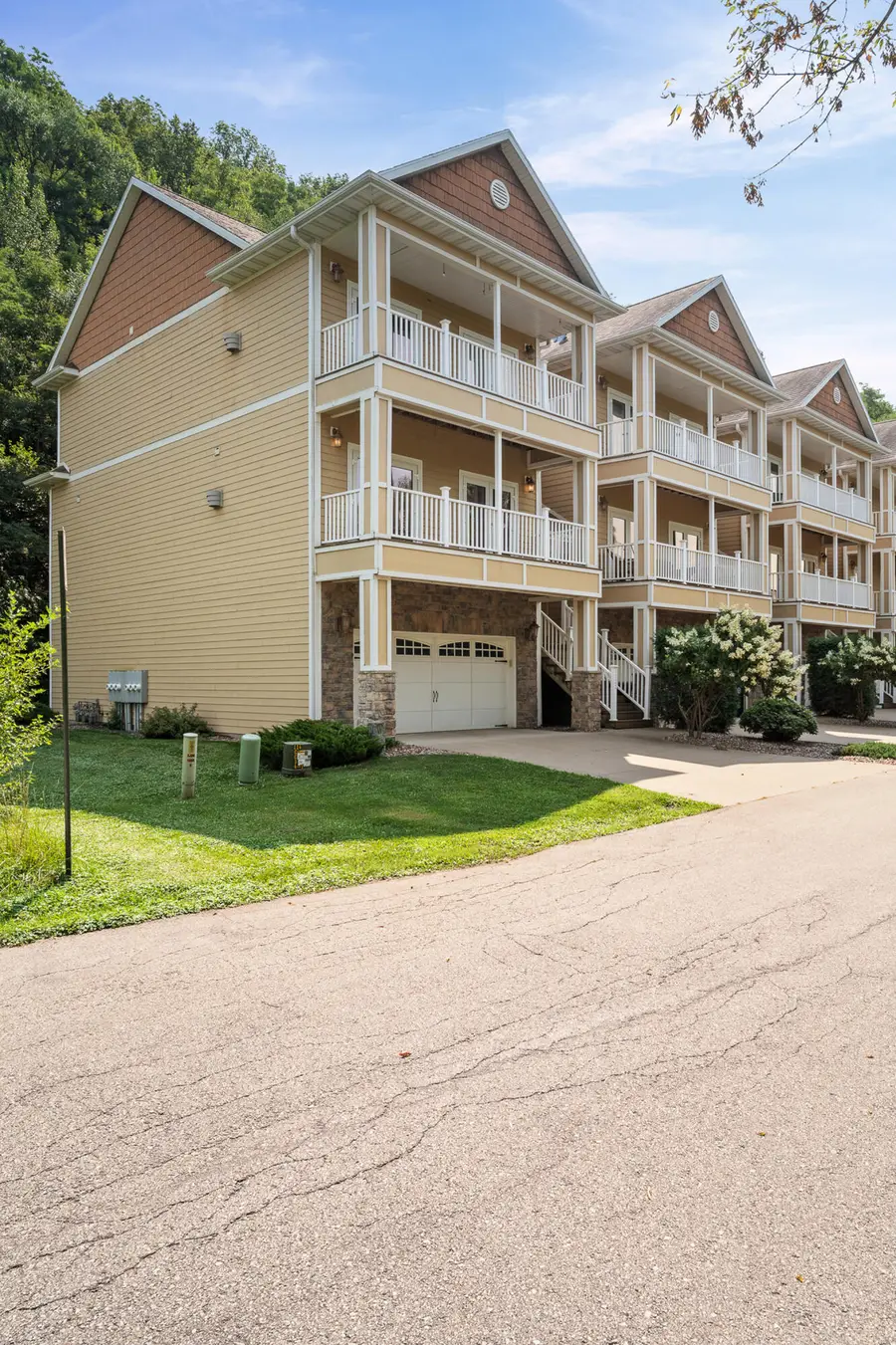 1322 Sunset Ct, La Crosse, WI 54601 - #3