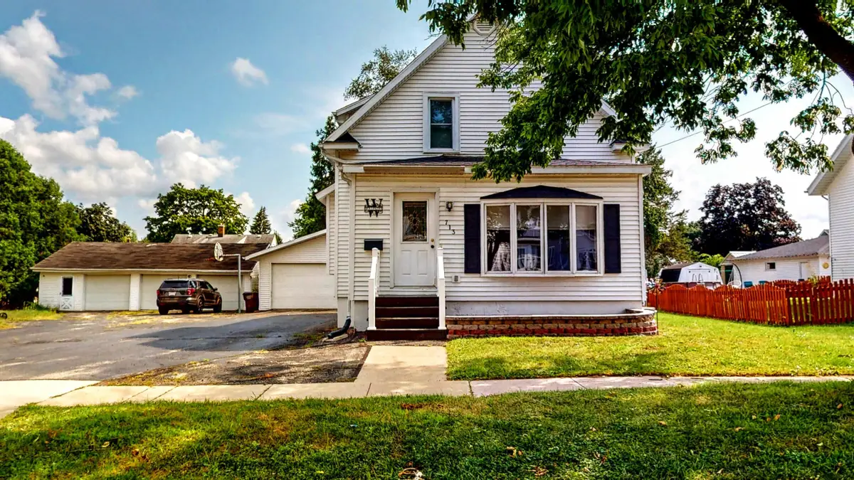 713 Charles St, Fort Atkinson, WI 53538 - #1