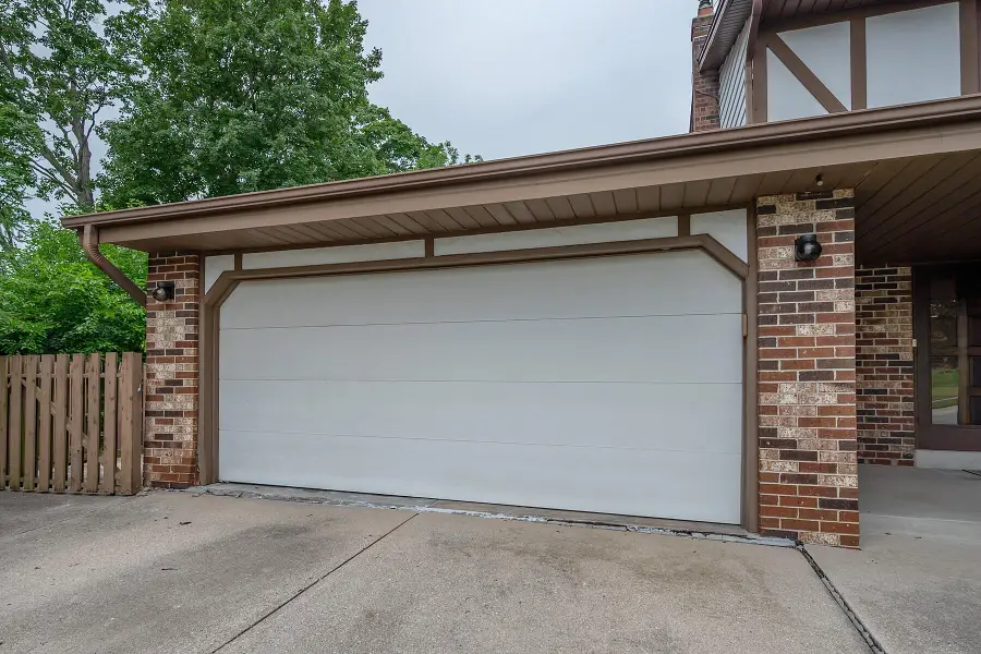 9123 S 35th St, Franklin, WI 53132 - #3