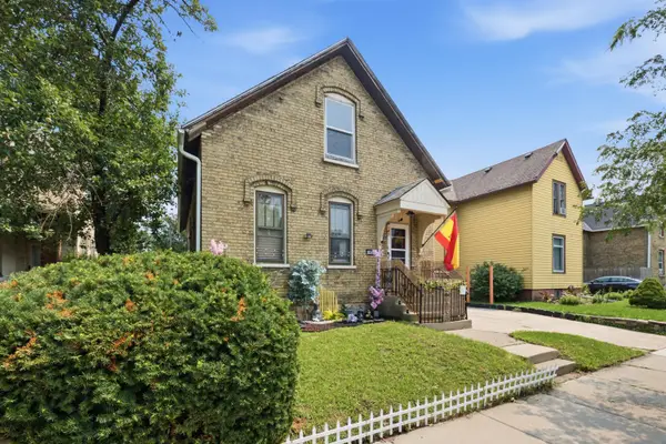1827 Green St, Racine, WI 53402