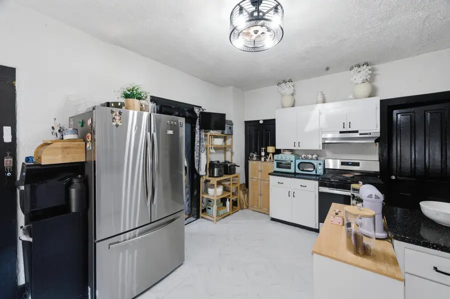1827 Green St, Racine, WI 53402 - #3