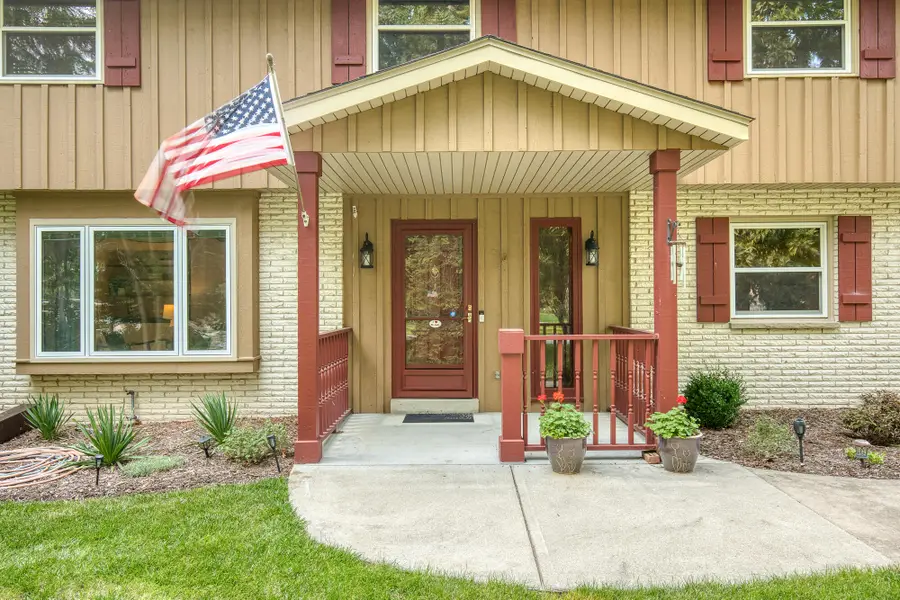 S64W12622 Tennyson Ln, Muskego, WI 53150 - #2