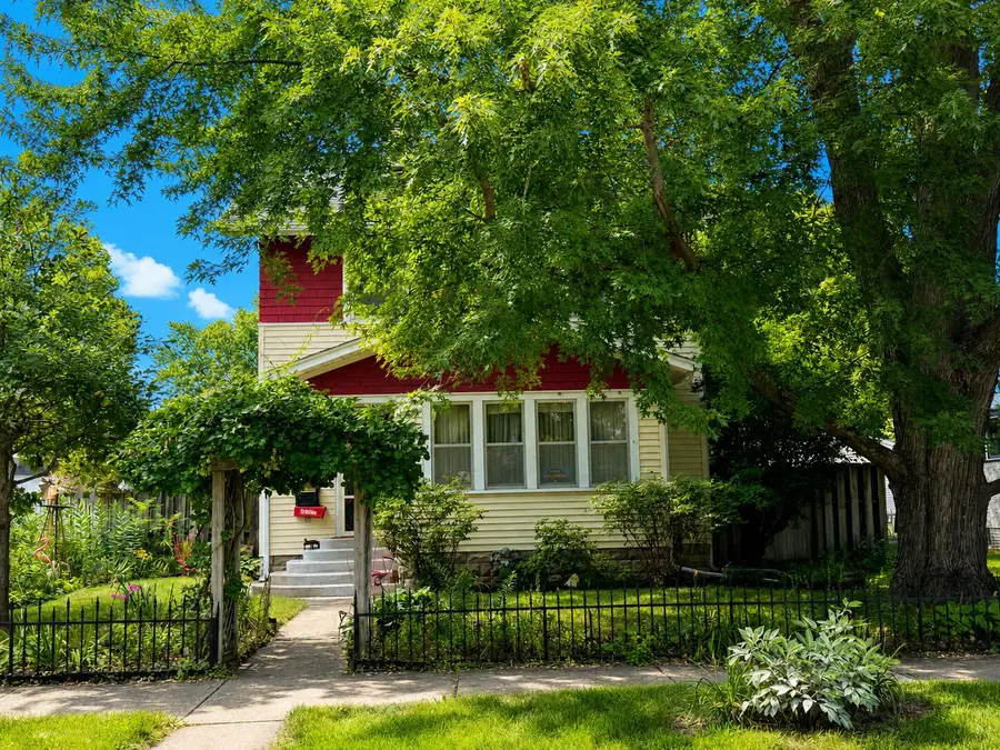 339 21st St S, La Crosse, WI 54601 - #2