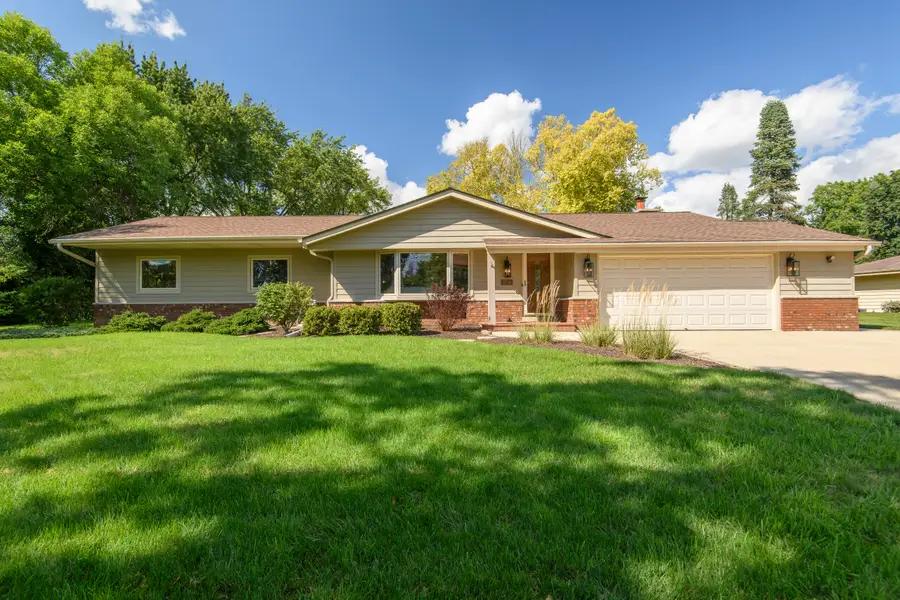 9738 W Barnard Ave, Greenfield, WI 53228 - #2
