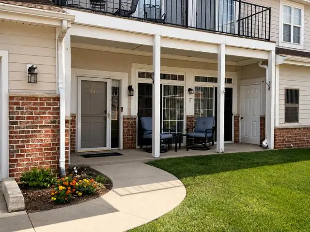 6739 Meadowlands Cir, Pleasant Prairie, WI 53158 - #1