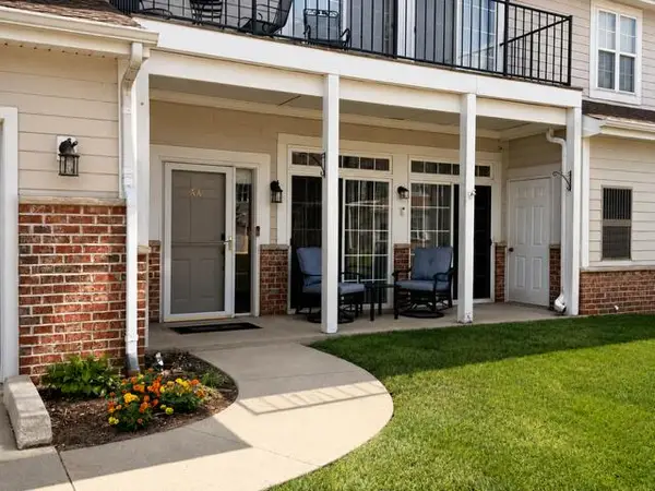 6739 Meadowlands Cir, Pleasant Prairie, WI 53158