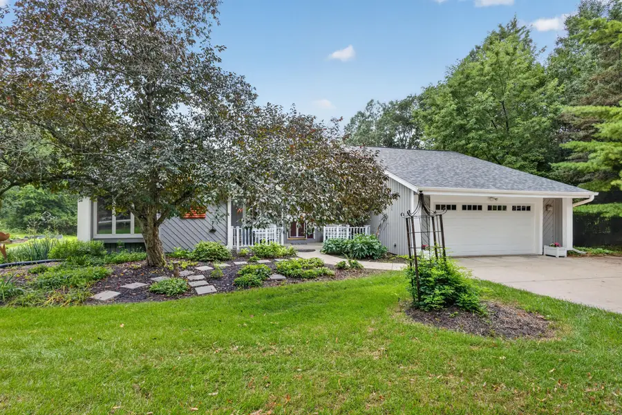 N71W27107 Meadow Wood Ln, Lisbon, WI 53089 - #3