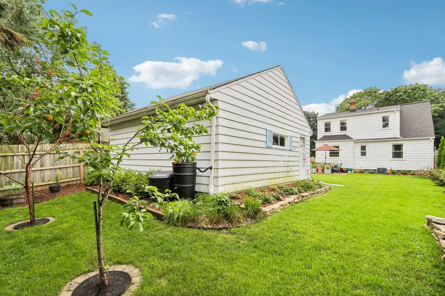 3806 S Lenox St, Milwaukee, WI 53207 - #2