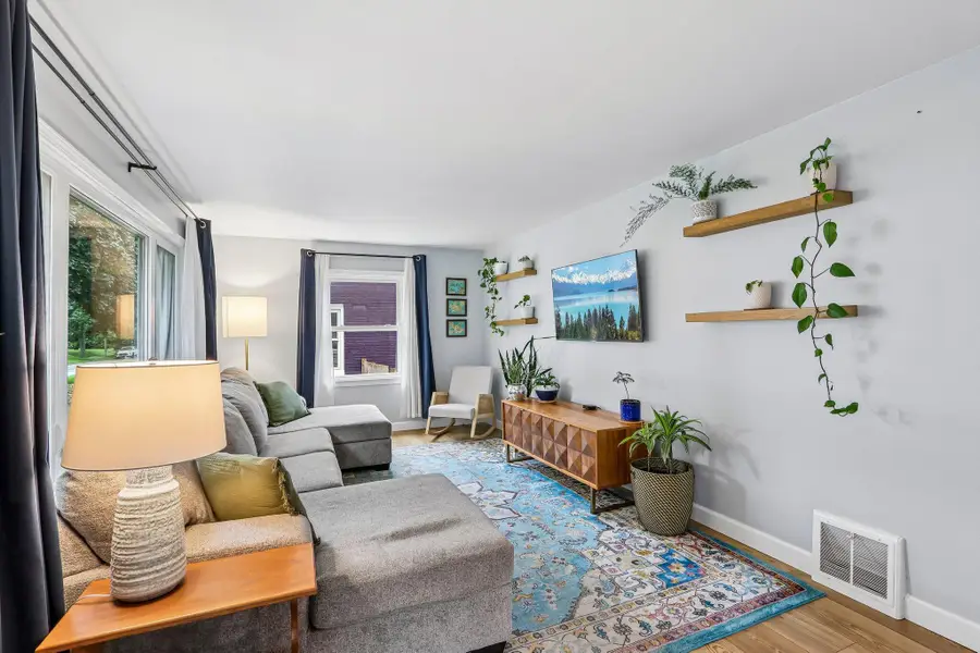 3806 S Lenox St, Milwaukee, WI 53207 - #3