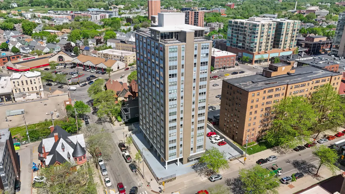 1707 N Prospect Ave, Milwaukee, WI 53202 - #1