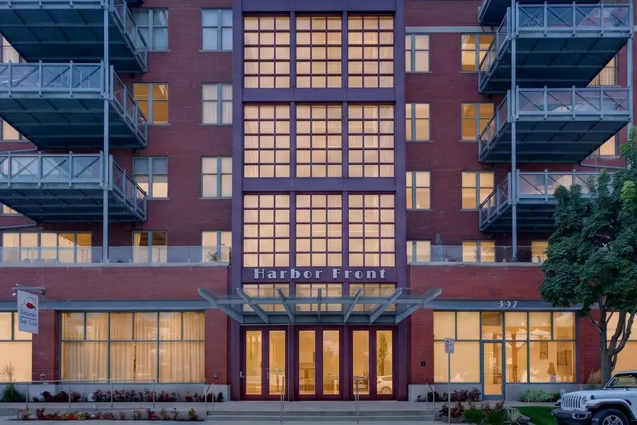 601 E Erie St, Milwaukee, WI 53202 - #2