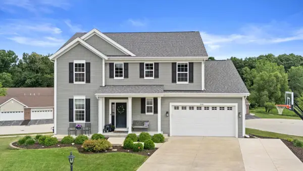 2501 Marie Cir, Waukesha, WI 53189