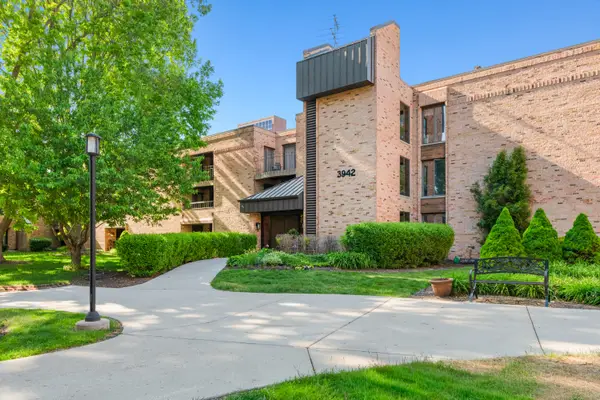 3942 N Oakland Ave, Shorewood, WI 53211