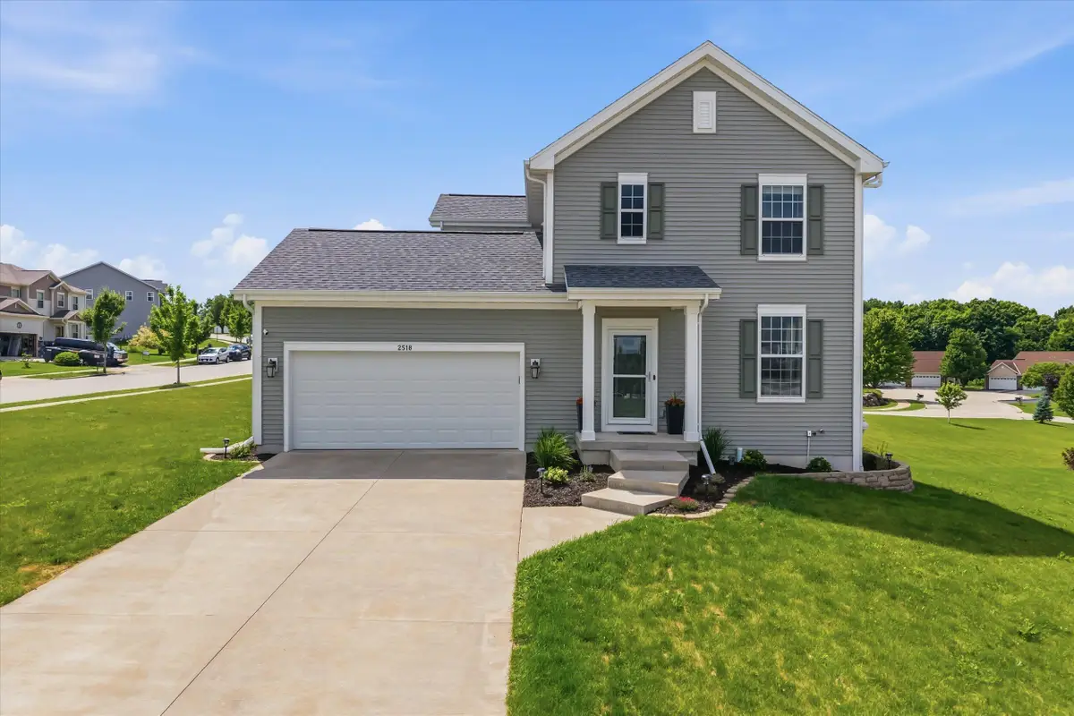 2518 Marie Cir, Waukesha, WI 53189 - #1