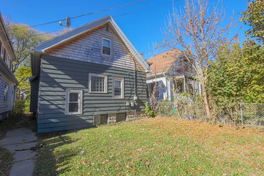 5506 N 34th St, Milwaukee, WI 53209 - #3