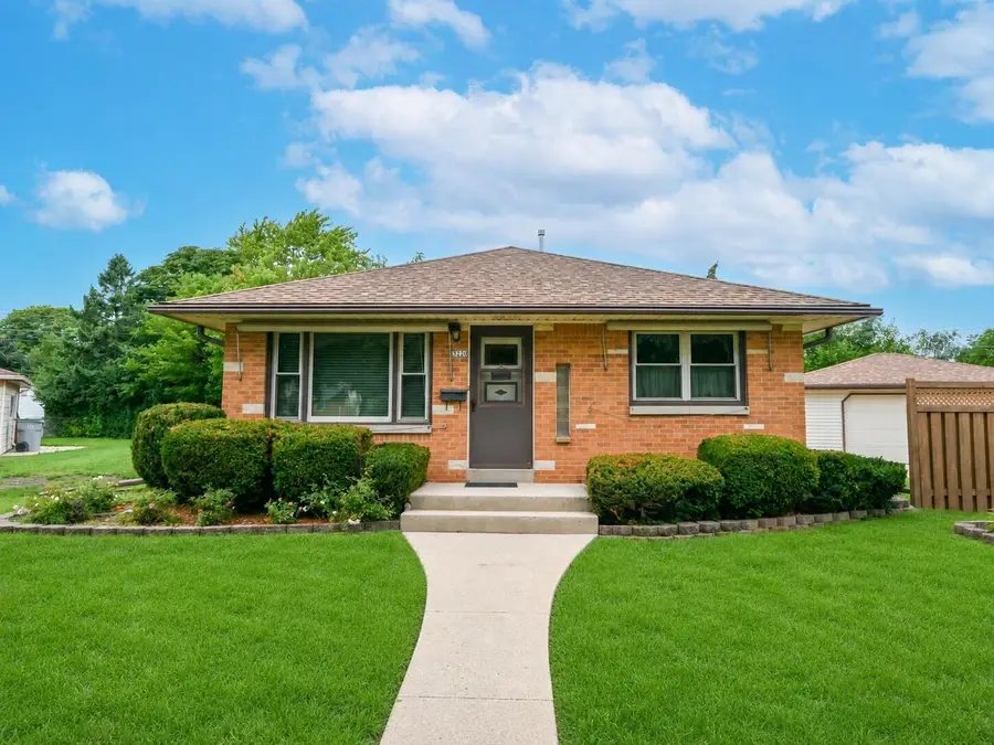 3220 S 82nd Ct, Milwaukee, WI 53219 - #2