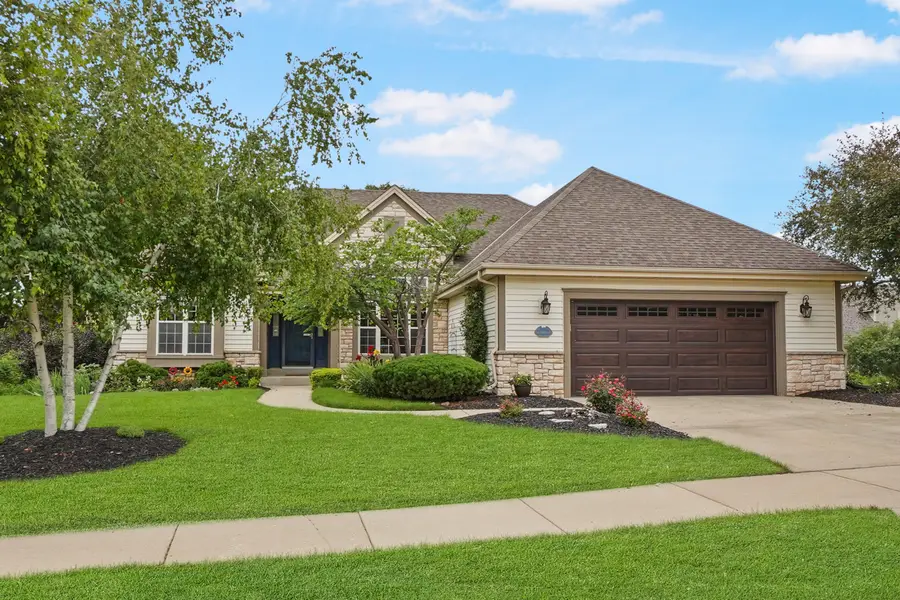 122 Howell Ave, Waukesha, WI 53188 - #2