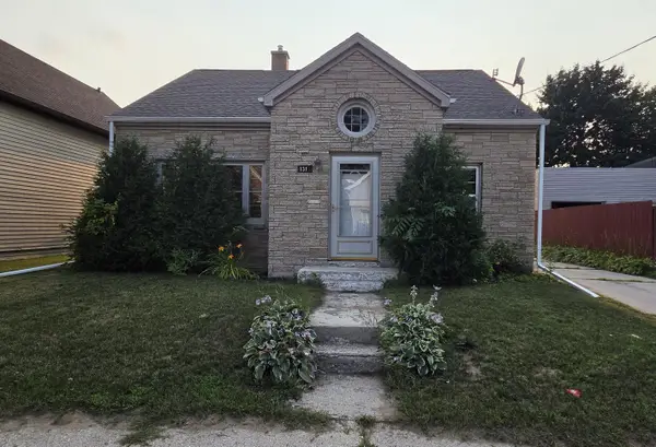 1312 S 18th St, Manitowoc, WI 54220