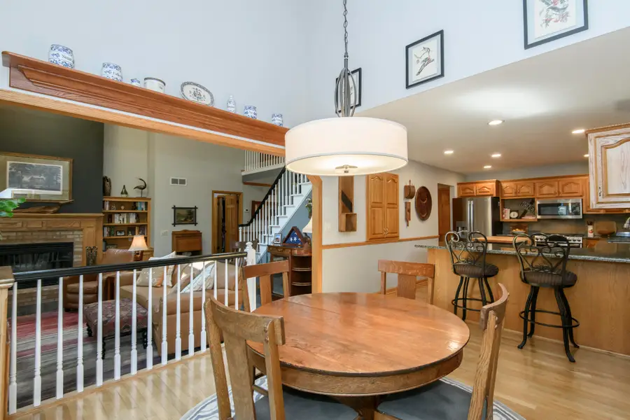 643 Cardiff Dr, Hartland, WI 53029 - #3