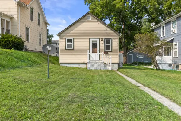 518 E Loos St, Hartford, WI 53027