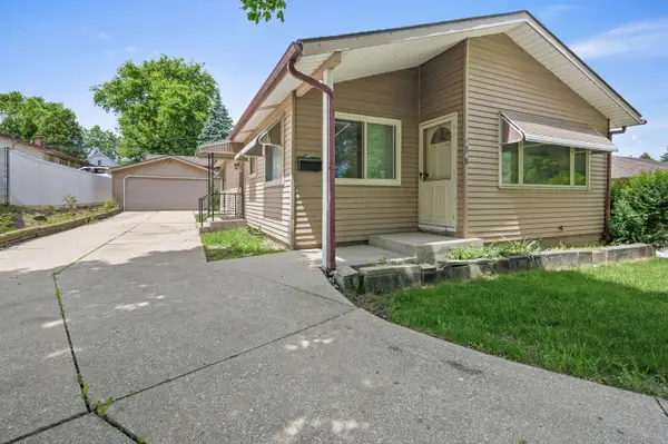 6083 S 20th St, Milwaukee, WI 53221