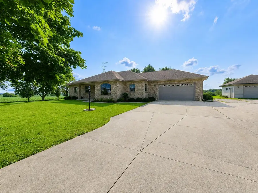 3130 88th Ave, Somers, WI 53144 - #3