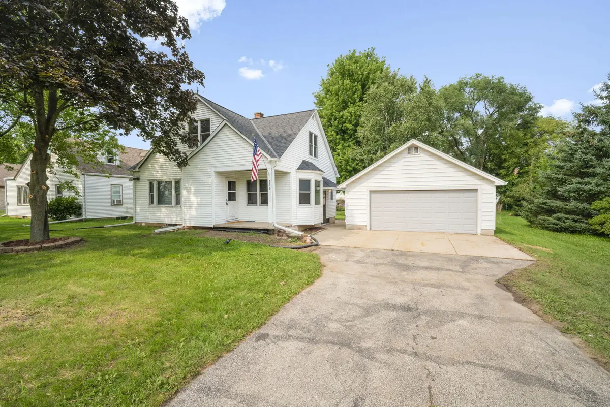 236 State Highway 33, Newburg, WI 53095 - #1