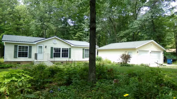 N1619 Fox Ridge Trl, Menominee, WI 54135