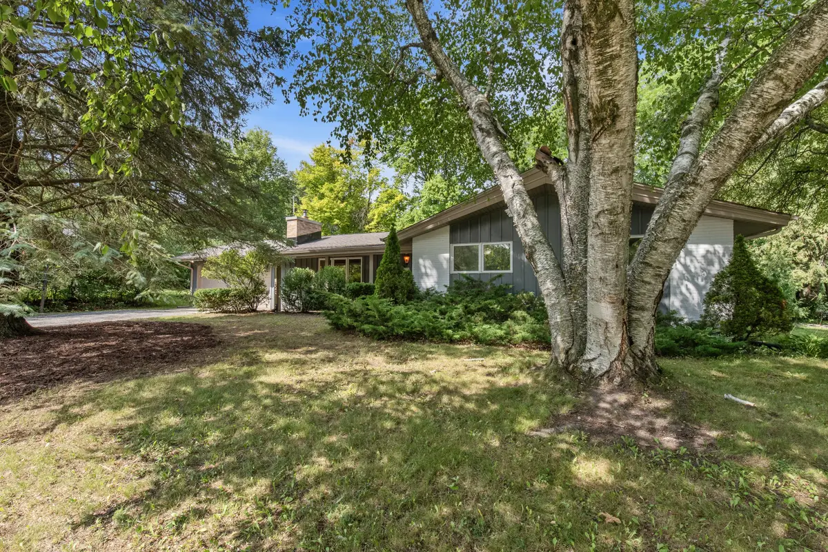 1354 Sylvan Way, West Bend, WI 53095 - #1