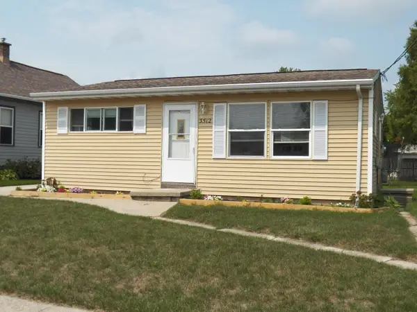 3512 Division St, Manitowoc, WI 54220