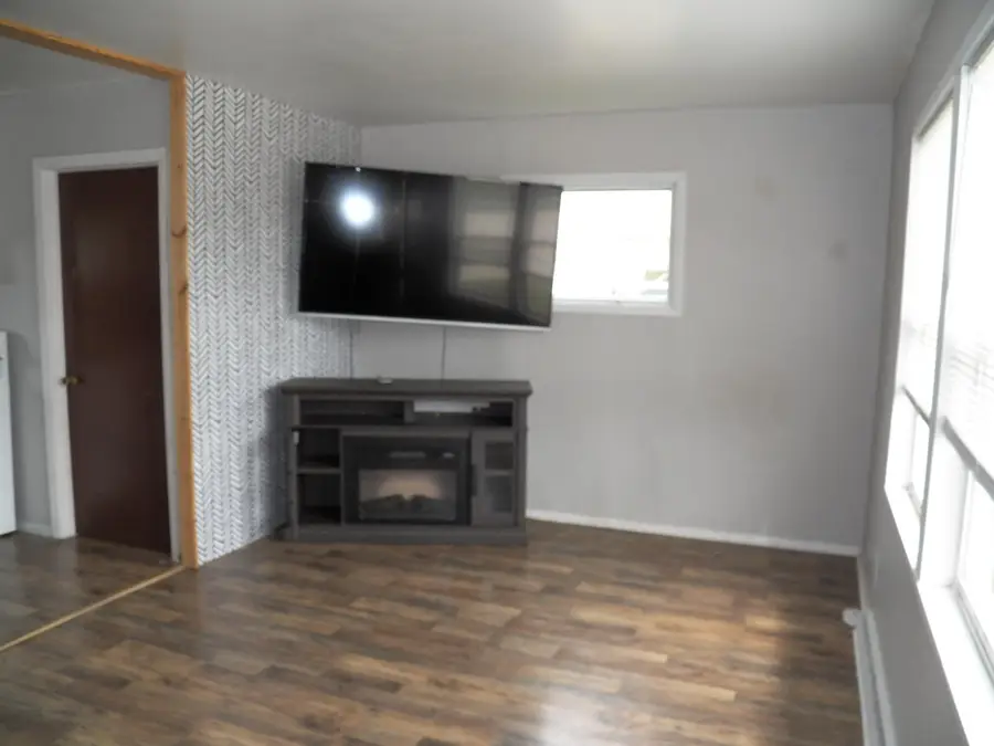 3512 Division St, Manitowoc, WI 54220 - #2