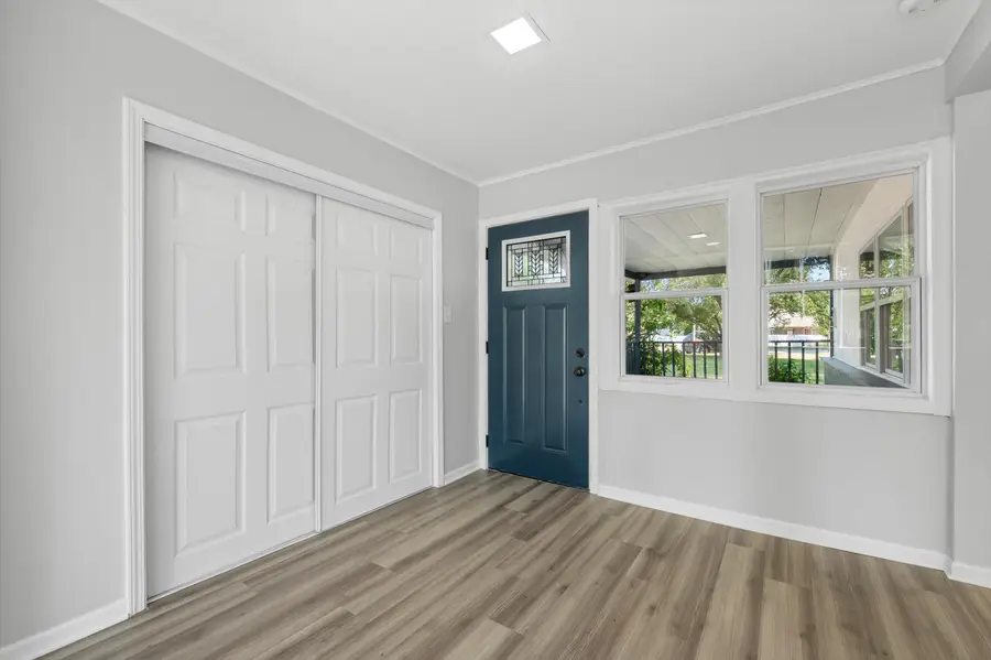 924 N Oakwood Ave, Oconomowoc, WI 53066 - #3