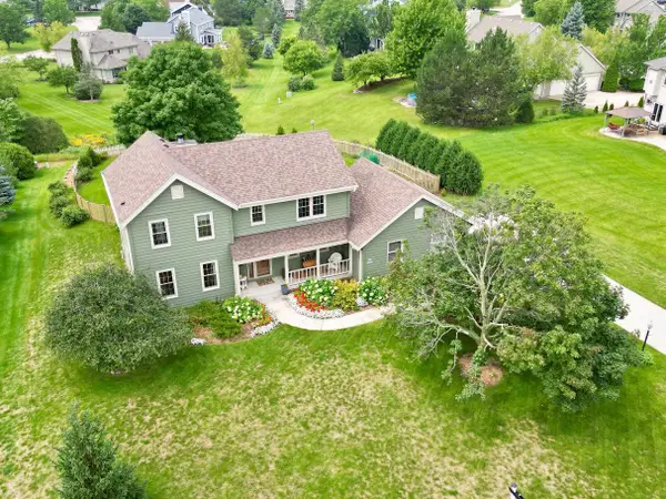 W148N10759 Crabtree Ln, Germantown, WI 53022