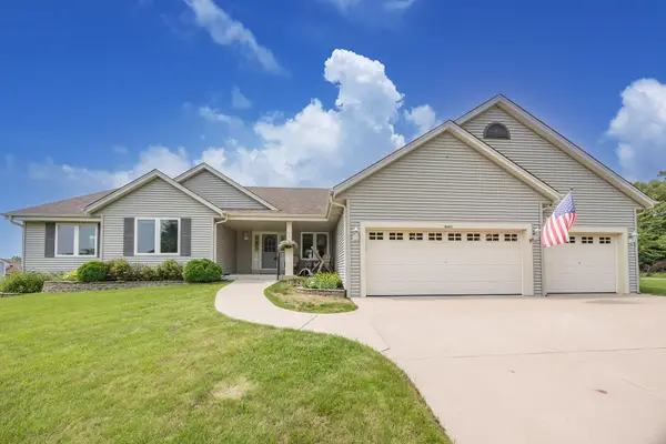 9407 S 33rd St, Franklin, WI 53132