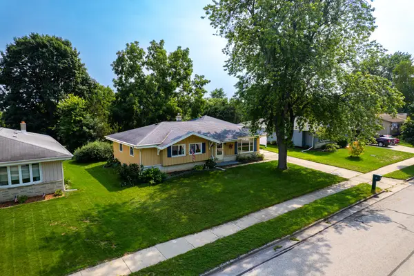 211 Maple St, Grafton, WI 53024