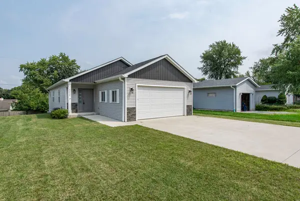 12123 222nd Ave, Salem Lakes, WI 53104