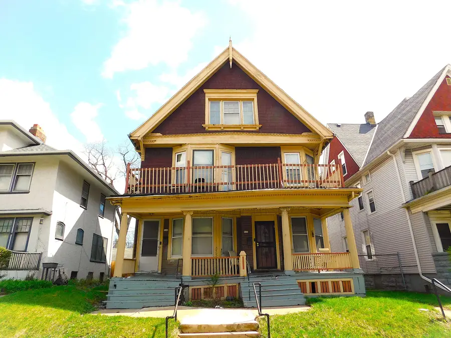 526 N 32nd St, Milwaukee, WI 53208 - #3