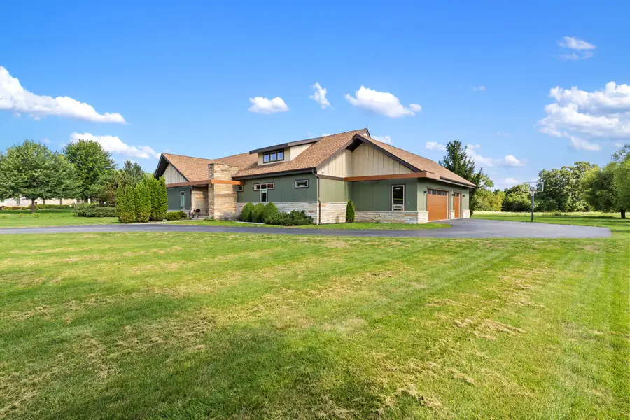 S90W32800 Granite Trl, Mukwonago, WI 53149 - #2