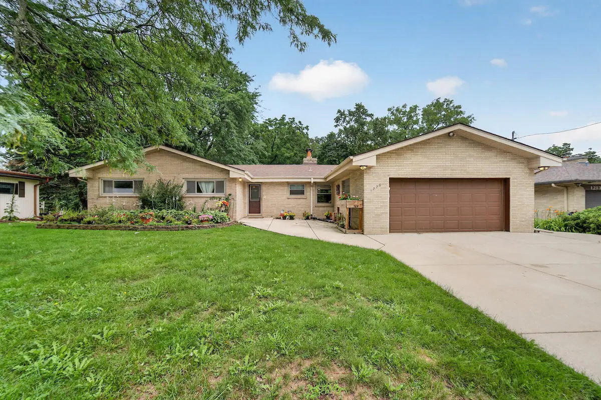 1225 N Osborne Blvd, Racine, WI 53405 - #1