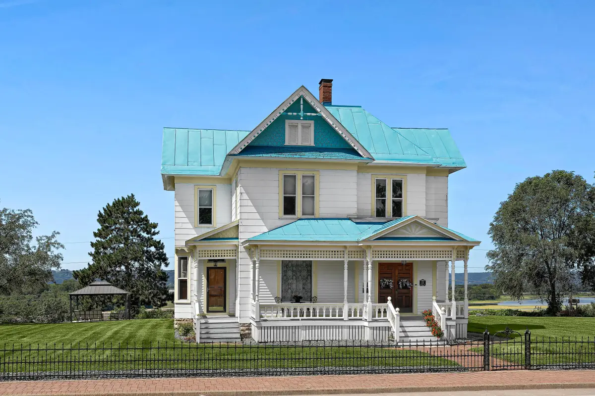 421 2nd Ave N, Onalaska, WI 54650 - #1